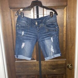 Rue21 Blue Jean Shorts Trendy and Comfortable Size 9/10